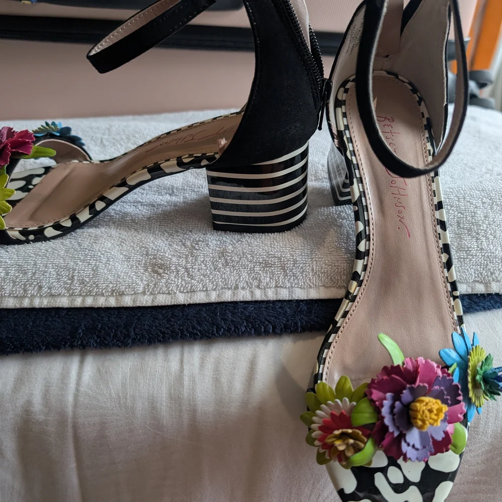 Betsey Johnson Black and White Floral Heels - Picture 12 of 16
